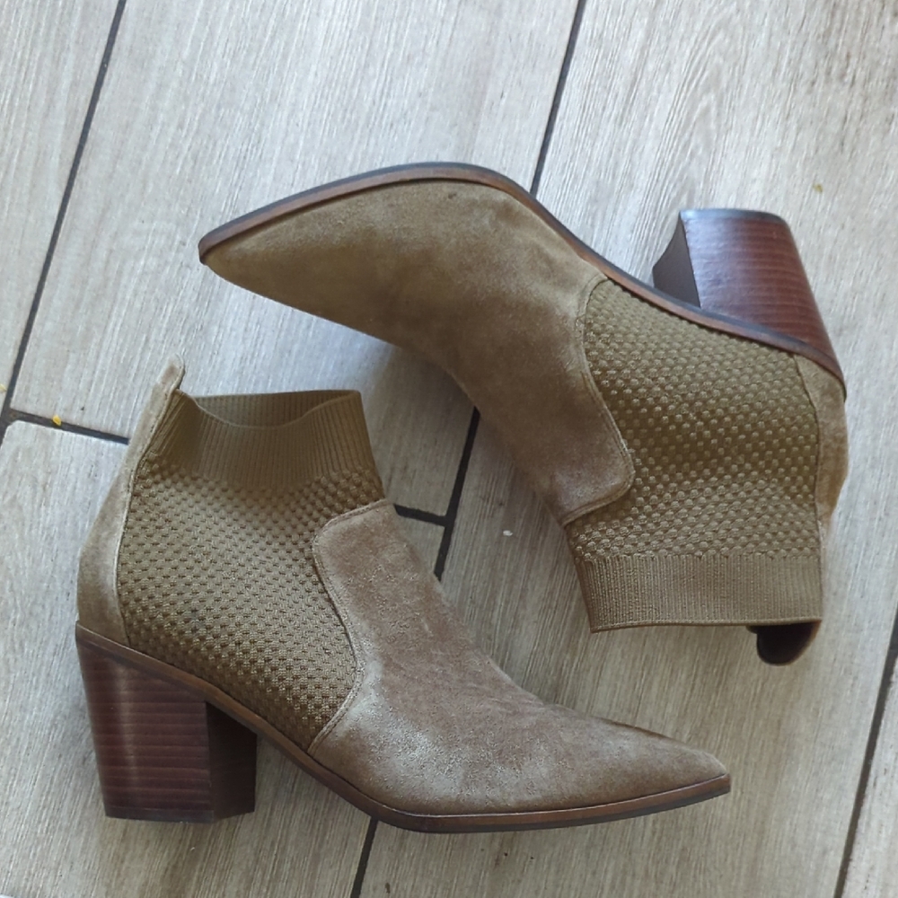 Cole Haan Suede Tan Ankle Booties Sock Sz 10 B